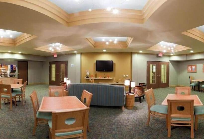 Holiday Inn Express Hotel & Suites Thornburg S. Fredericksburg, An Ihg