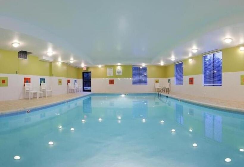 Holiday Inn Express Hotel & Suites Thornburg S. Fredericksburg, An Ihg