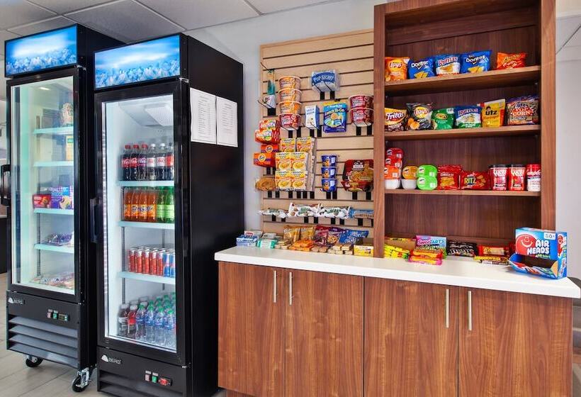 Holiday Inn Express Hotel & Suites Warrenton, An Ihg