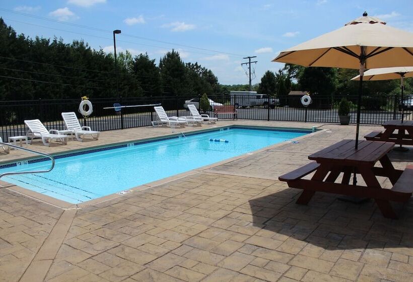 Holiday Inn Express Hotel & Suites Warrenton, An Ihg