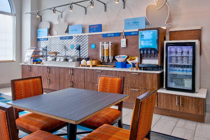 Holiday Inn Express Hotel & Suites Warrenton, An Ihg