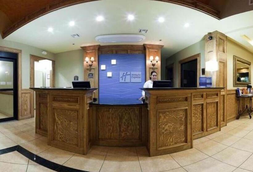 Holiday Inn Express Hotel & Suites Zapata, An Ihg