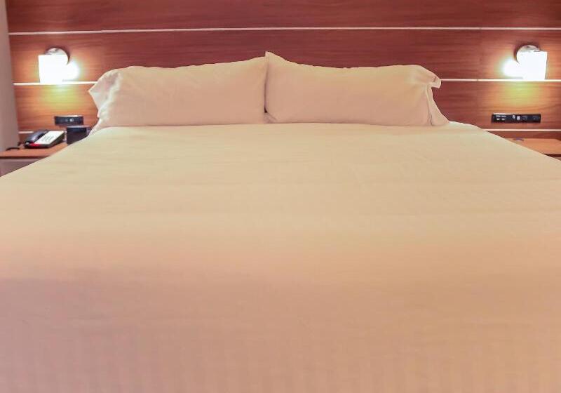 فندق Holiday Inn Express Daytona Beach   Speedway, An Ihg