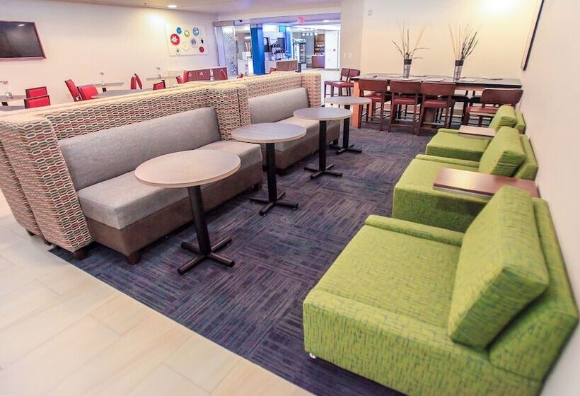 فندق Holiday Inn Express Daytona Beach   Speedway, An Ihg