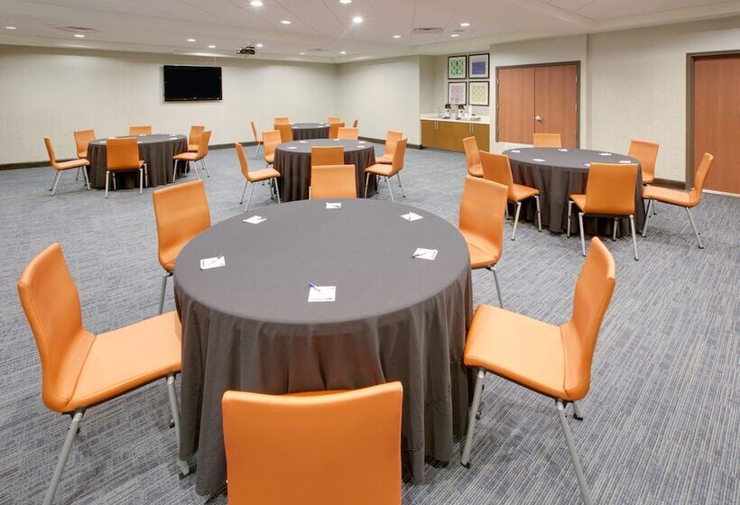 호텔 Holiday Inn Express & Suites   Denton North, An Ihg