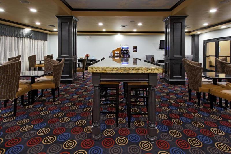 호텔 Holiday Inn Express Glen Rose, An Ihg