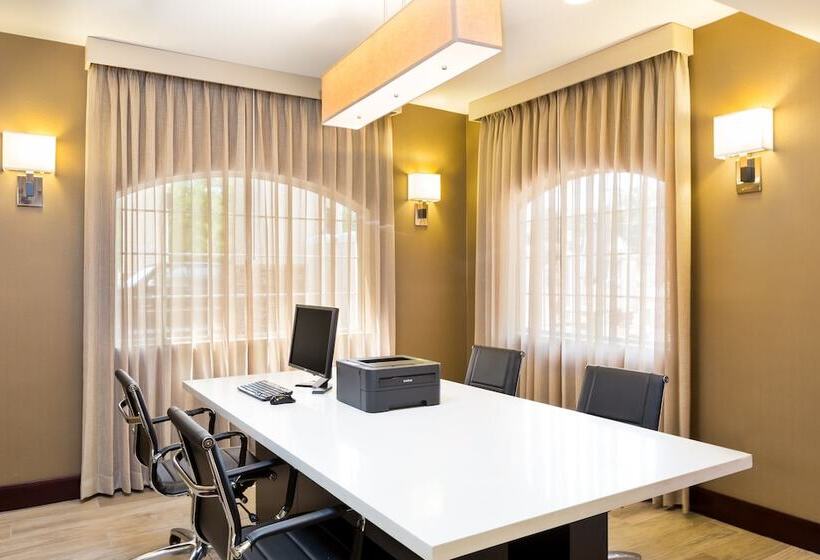 Отель Holiday Inn Express Palestine, An Ihg