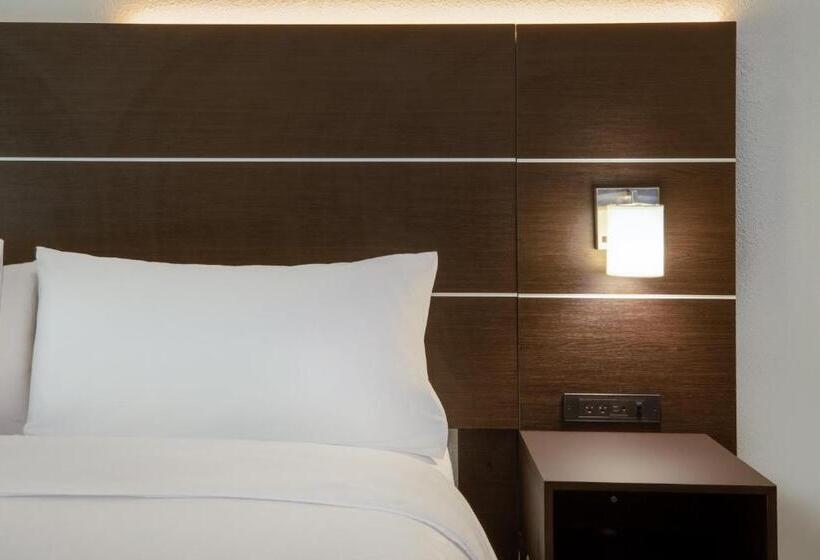 هتل Holiday Inn Express & Suites Rockport   Bay View, An Ihg