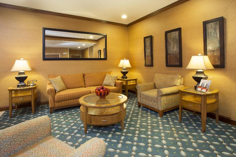 Отель Holiday Inn Express & Suites Culpeper, An Ihg