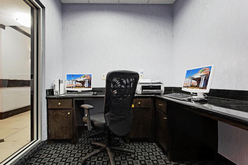 فندق Holiday Inn Express & Suites Graham, An Ihg