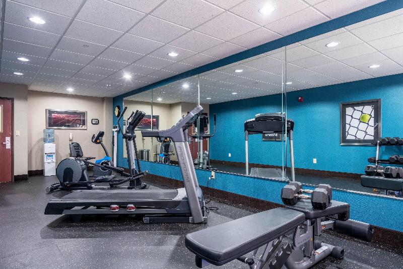 Отель Holiday Inn Express & Suites Roanoke Rapids Se By Ihg