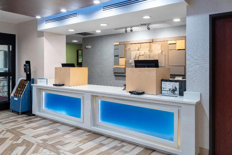 Отель Holiday Inn Express & Suites Roanoke Rapids Se By Ihg