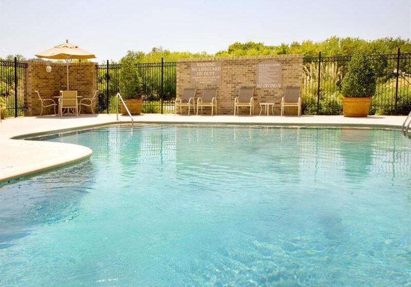 호텔 Holiday Inn Express & Suites Selma, An Ihg