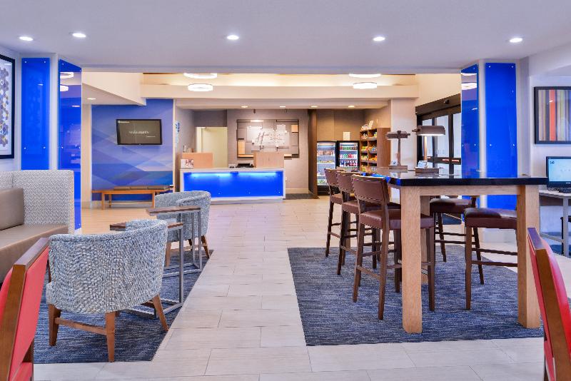 호텔 Holiday Inn Express & Suites Selma, An Ihg
