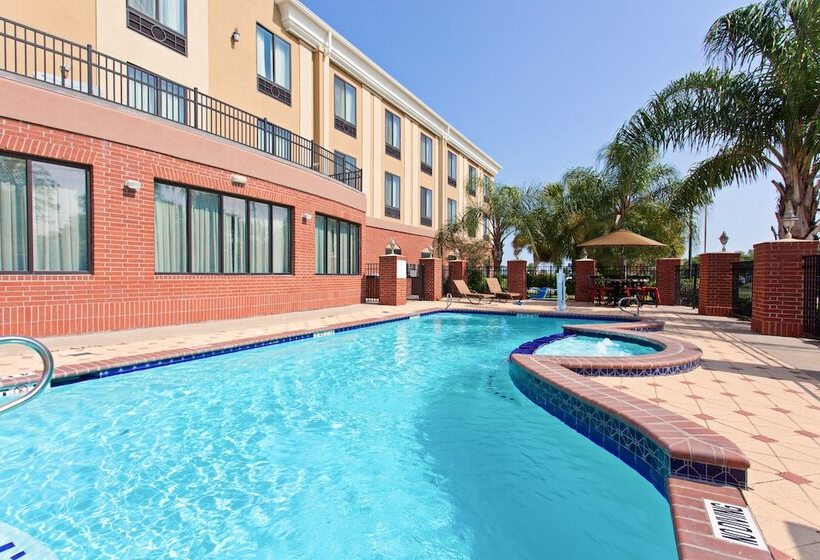 호텔 Holiday Inn Express & Suites Wharton, An Ihg