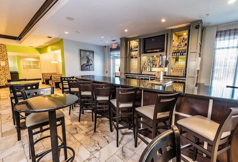 فندق Holiday Inn Houston Webster By Ihg