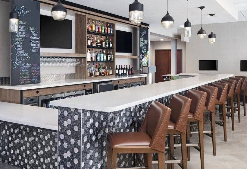 Отель Holiday Inn Odessa, An Ihg