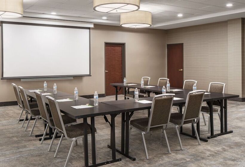 Отель Holiday Inn Odessa, An Ihg