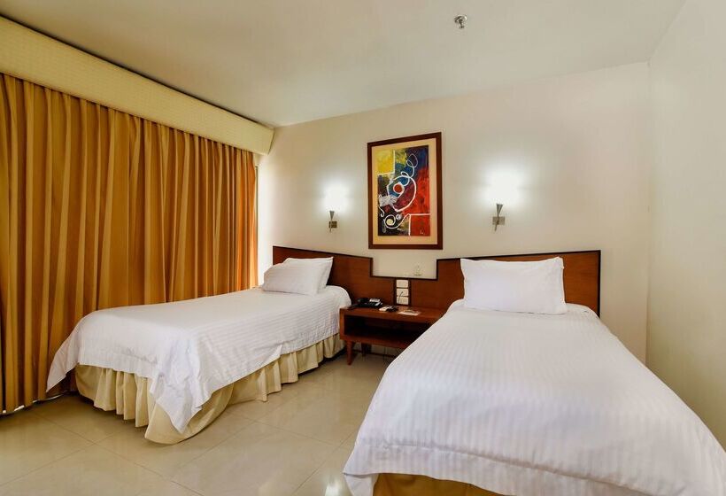 בית מלון כפרי Howard Johnson By Wyndham Barranquilla Versalles