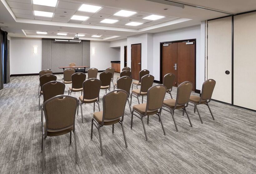 Отель Hyatt Place Jacksonville Airport