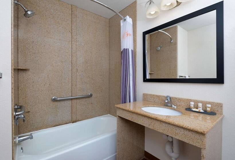 호텔 La Quinta By Wyndham Macon West