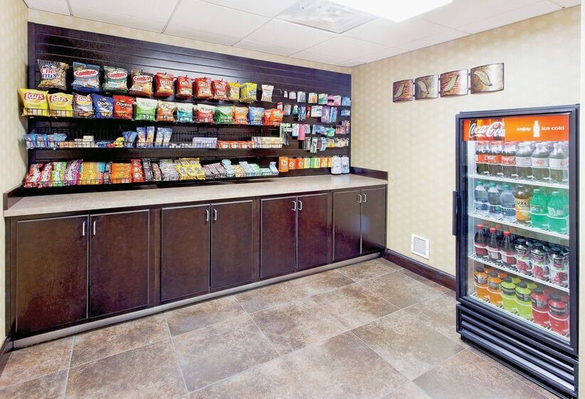 ホテル La Quinta By Wyndham Warner Robins   Robins Afb