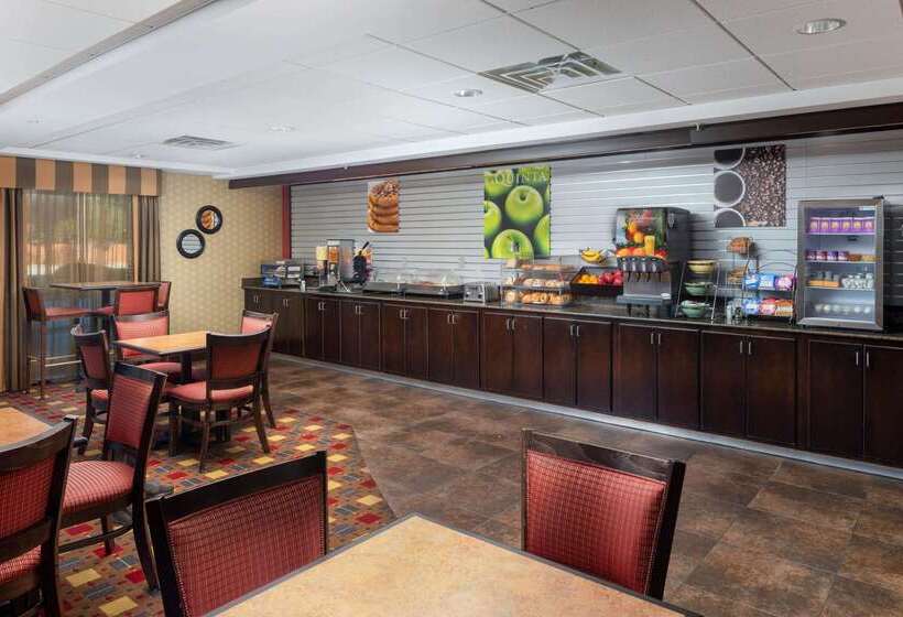 ホテル La Quinta By Wyndham Warner Robins   Robins Afb