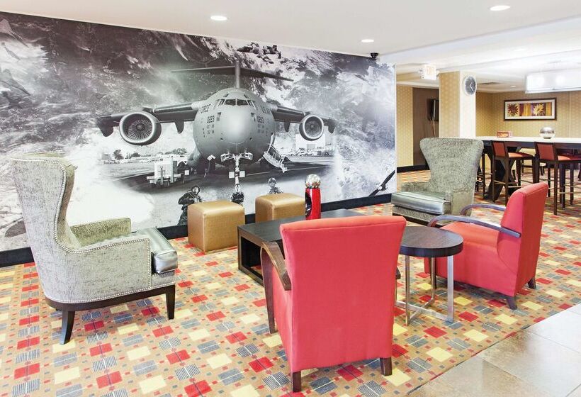 هتل La Quinta By Wyndham Warner Robins   Robins Afb