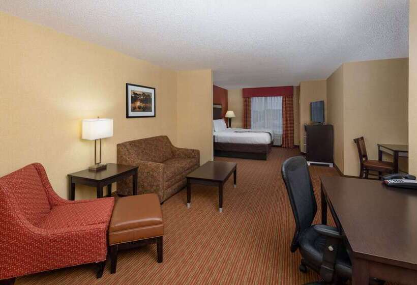 هتل La Quinta By Wyndham Warner Robins   Robins Afb