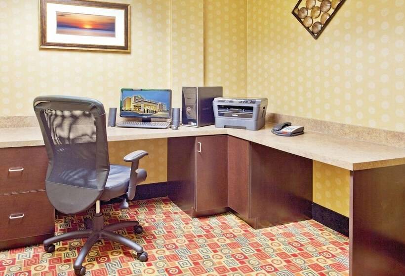 ホテル La Quinta By Wyndham Warner Robins   Robins Afb