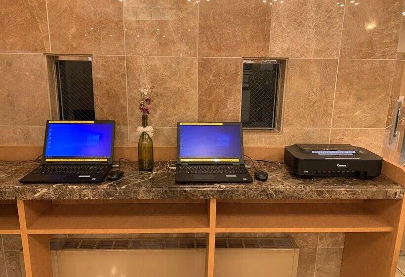 בית מלון כפרי Livemax Yokohama Stadium Mae