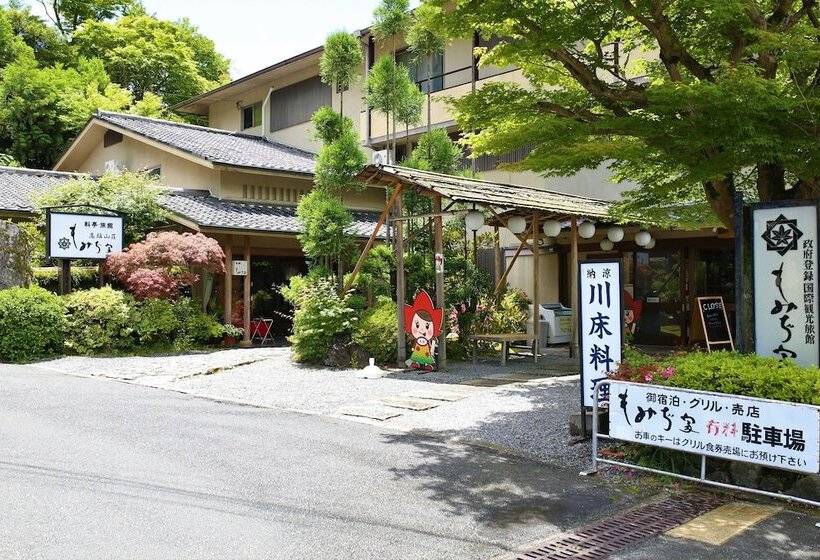 هتل Momijiya Honkan Takaosansou