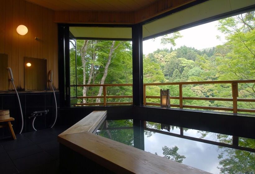 هتل Momijiya Honkan Takaosansou