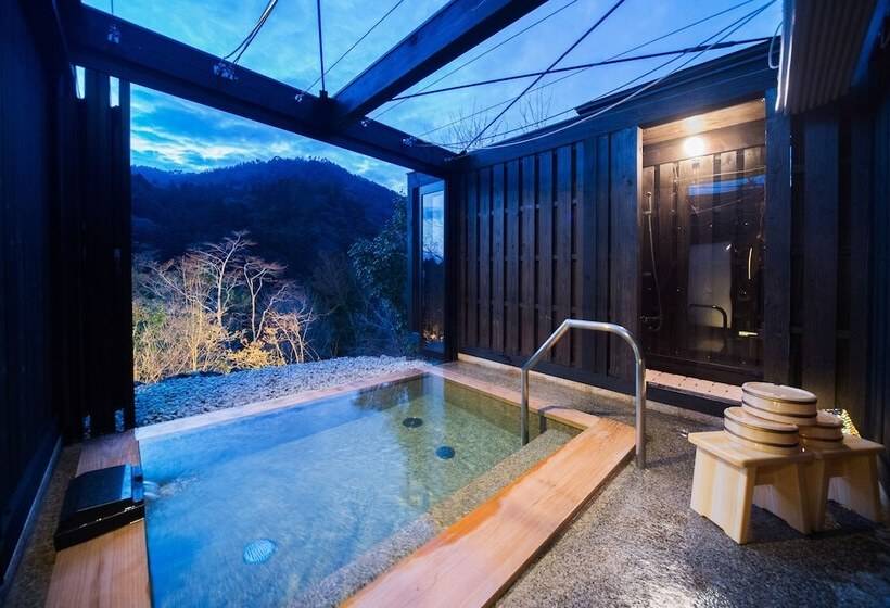 هتل Momijiya Honkan Takaosansou