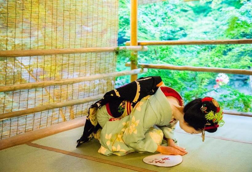 هتل Momijiya Honkan Takaosansou