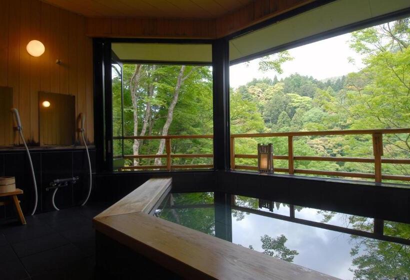 هتل Momijiya Honkan Takaosansou