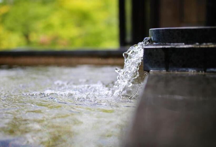 هتل Momijiya Honkan Takaosansou