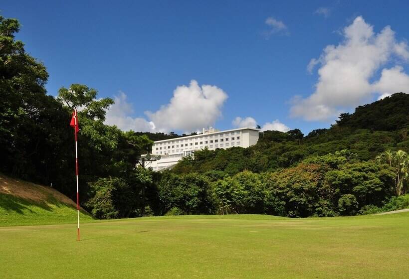 호텔 Motobu Green Park And Golf Course