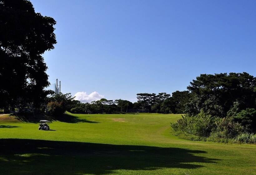فندق Motobu Green Park And Golf Course