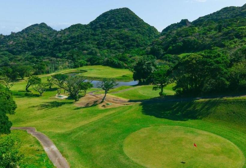 فندق Motobu Green Park And Golf Course