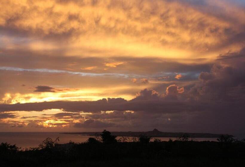 فندق Motobu Green Park And Golf Course