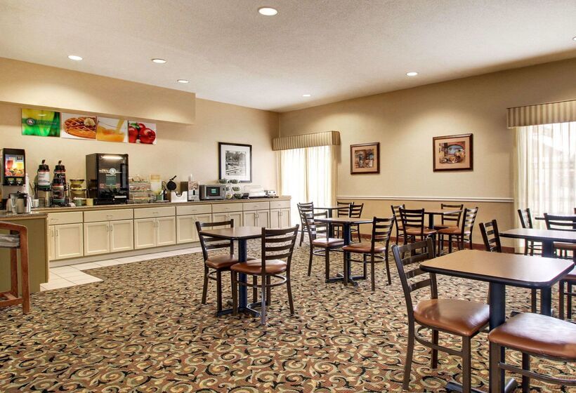 Отель Quality Inn & Suites
