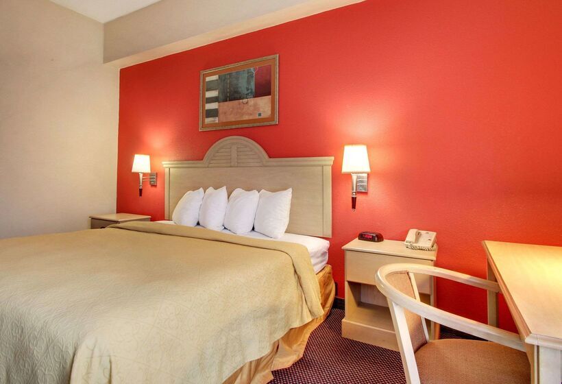 Отель Quality Inn & Suites