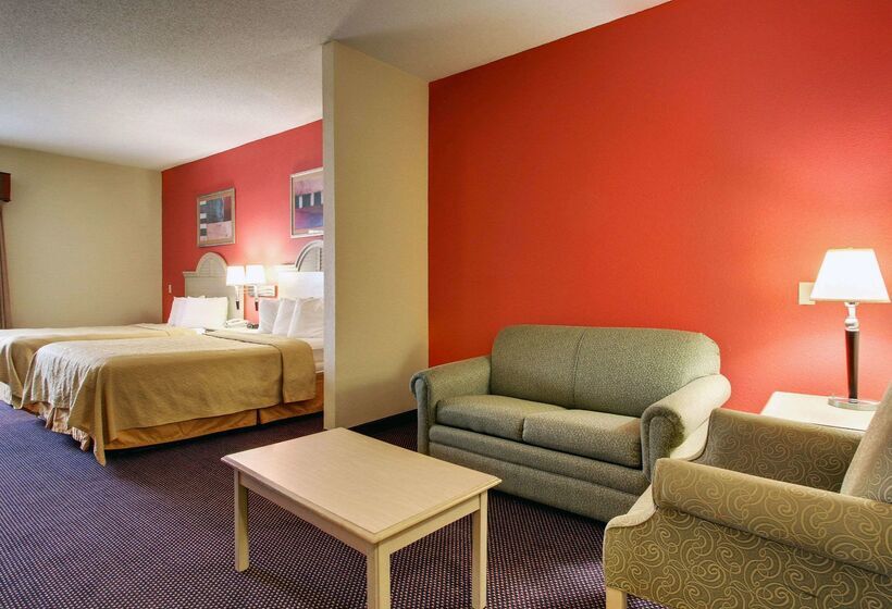 Отель Quality Inn & Suites