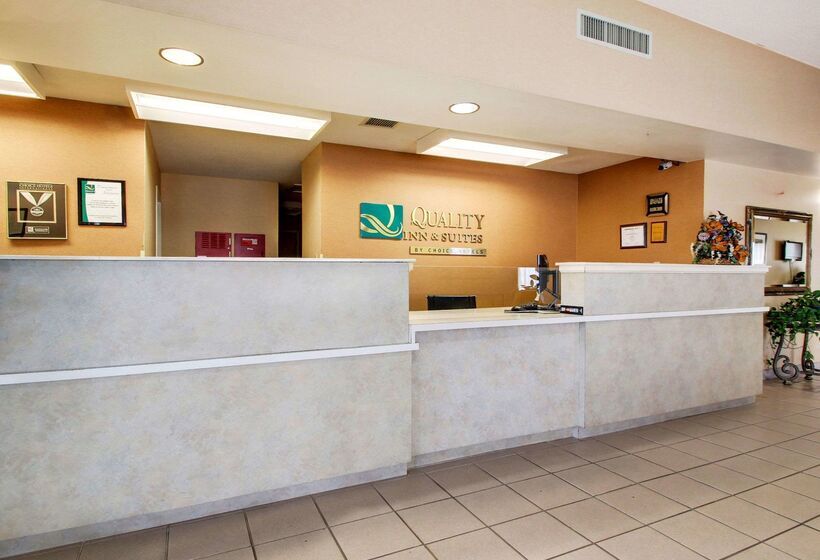 Отель Quality Inn & Suites