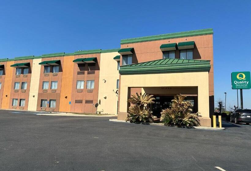 Отель Quality Inn & Suites