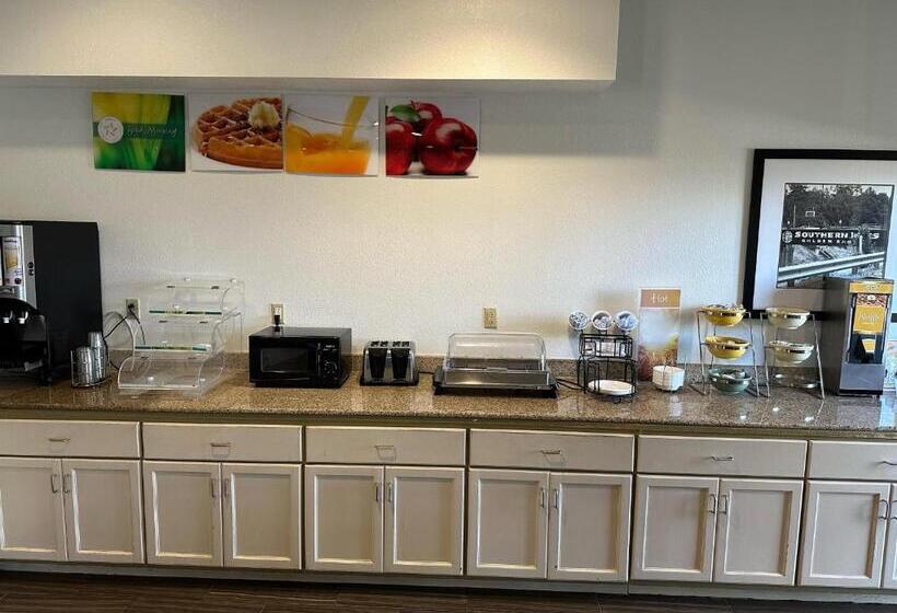 Отель Quality Inn & Suites