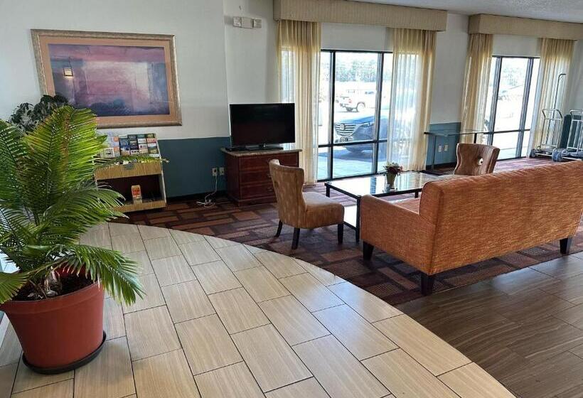 Отель Quality Inn & Suites