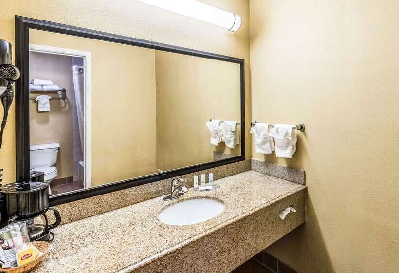 فندق Quality Inn