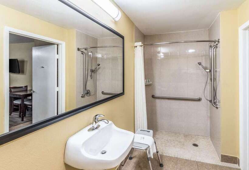 فندق Quality Inn